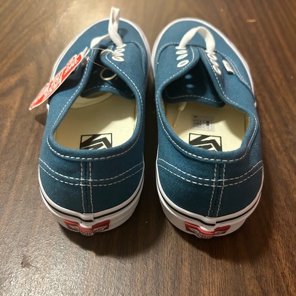 Vans - Picture 4 of 5